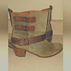 Sixty Seven Olive Nubuck Suede Ankle Boots Size 8.5 Made in Spain